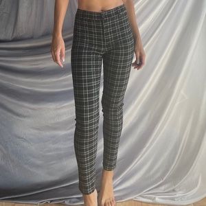 Garage Black Plaid High Waisted Pants, Womens Size Small.